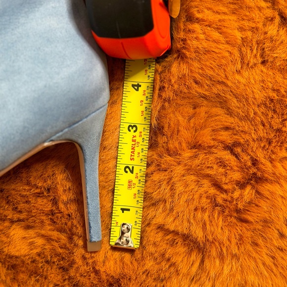 Just fab powder blue suede boots . NEVER WORN - Picture 5 of 5